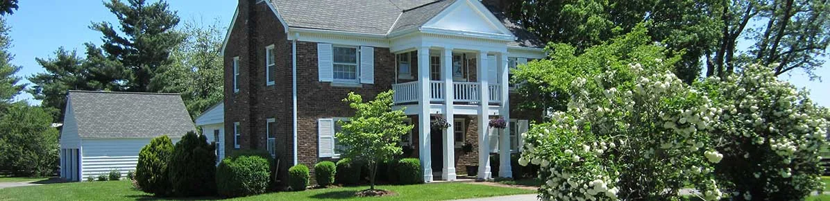The entrance gates at Crestwood Farm